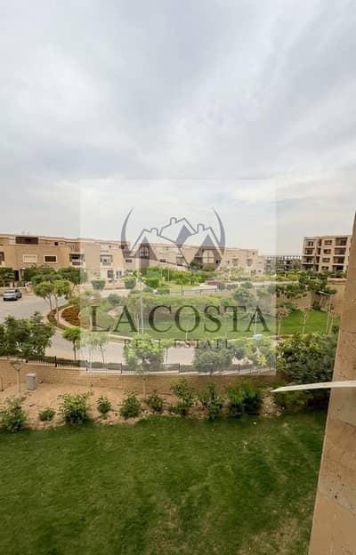 للبيع  شقة متشطبة بالكامل في تاج سيتي القاهرة الجديدة استلام فوري _ من المالك مباشرا _ فيو جاردن كبيره