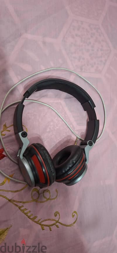 سماعة رأس (Headphone) بحالة ممتازة وصوت نقي - سعر لقطة! 
