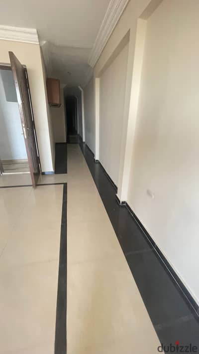 For rent in Kafr Abdo, a 165 meter open view completely.