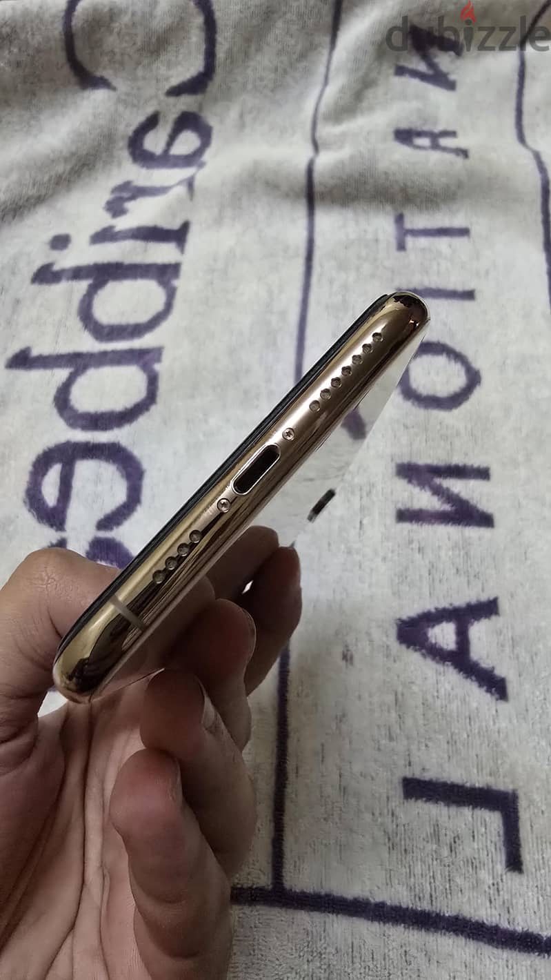 Apple - iPhone XS Max 1
