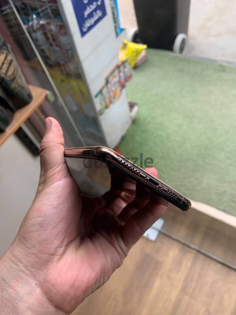 Apple - iPhone XS Max 4