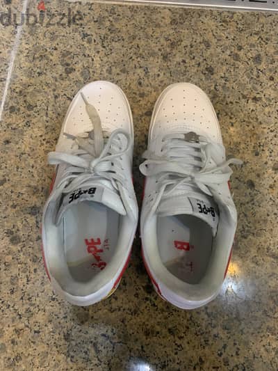 white Bape shark shoes     جزمة بيب بيضه