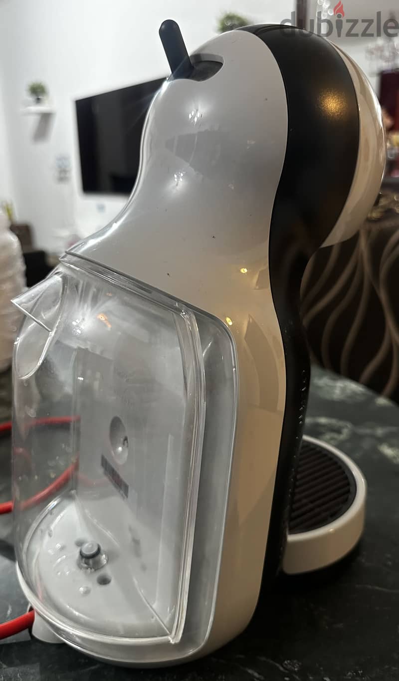 Dolce Gusto Coffee Machine 1