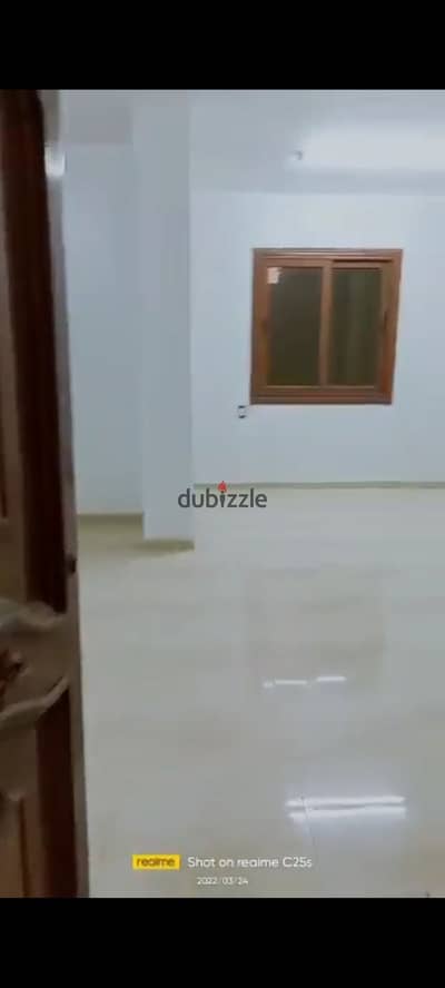 شقه سكني للايجار ف موقف المنصوره