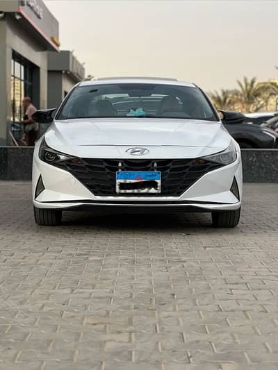 هيونداي إلينترا 2023