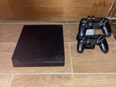 PlayStation 4 Slim Used