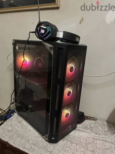 كمبيوتر pc للبيع