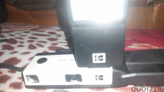 كاميرا كوداك انتيكة  نوادر (  kodak 110 ) بلفلاش الاصلى فقط ب ٥٠٠ جنيه