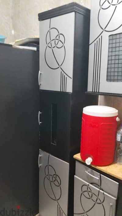 مطبخ  حالته جيدة جدا