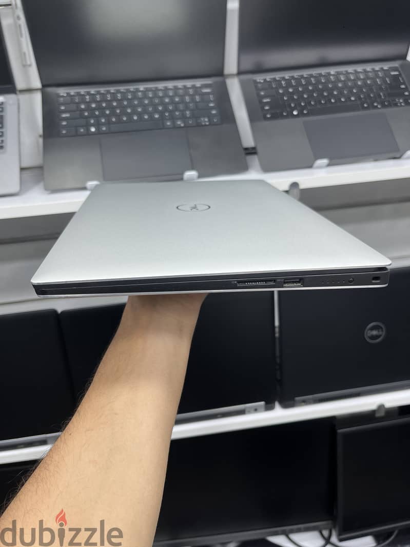 Dell  precision 5530  touch 4K 1