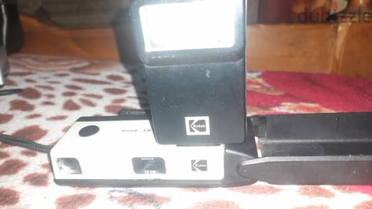 كاميرا كوداك ( kodak 110 ) بلفلاش الاصلى والعلبة