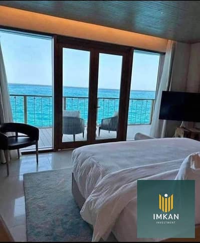 Townhouse for sale, ready for viewing, with a sea view. 30% cash discount, installments over 8 years in Marsa Bagoush, near Ras El Hekma and Almaza Ba