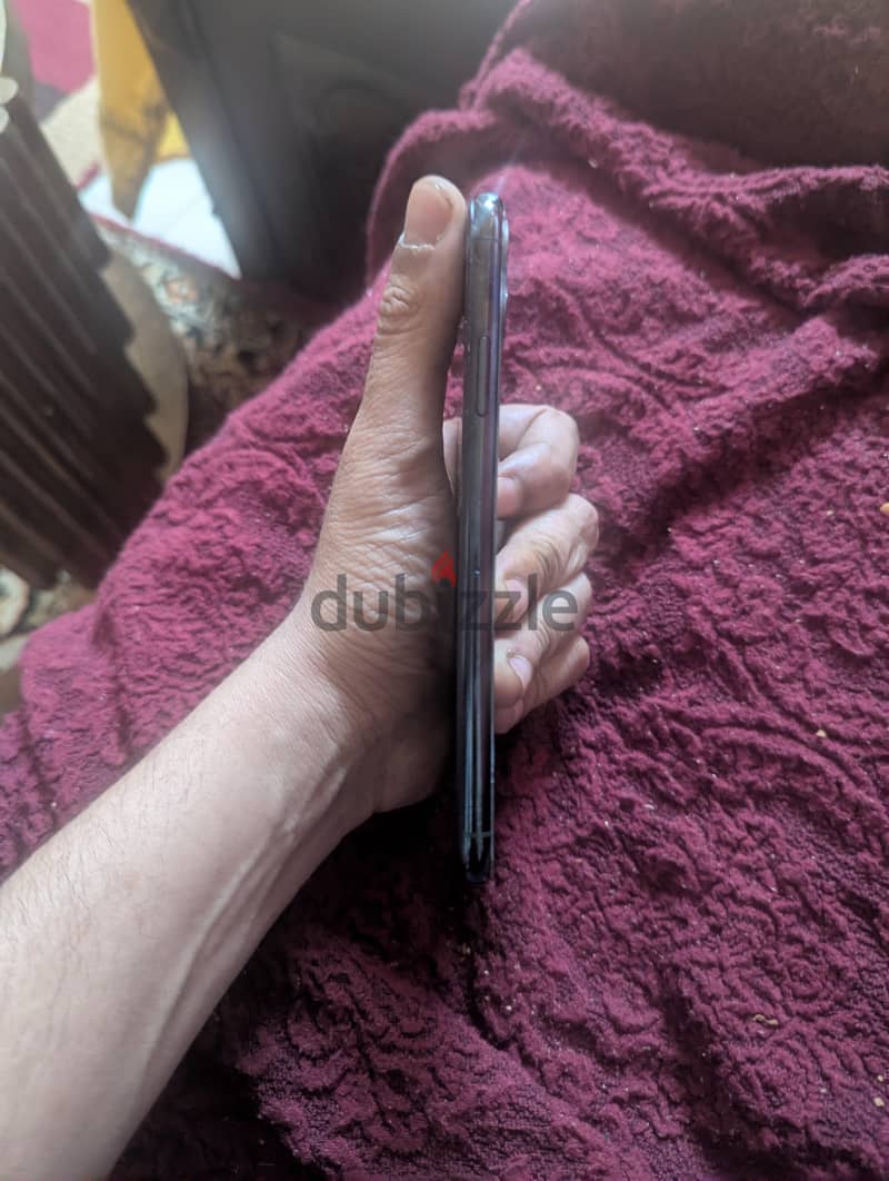 Apple - iPhone 11 Pro Max 2