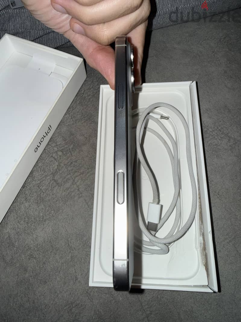 Apple - iPhone 16 Pro Max 8