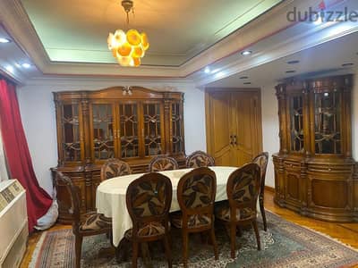 دبابة لنقل العفش الخفيف والأجهزة