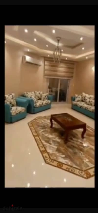 شقه للبيع في  كمبوند كريستال بلازا علي  دائري  المعادي فيو حمام سباحه    مساحه 140م  تتكون من  ريسبشن - مطبخ - 3غرف منهم لينفج -3حمام   الدور 8 يوجد ا