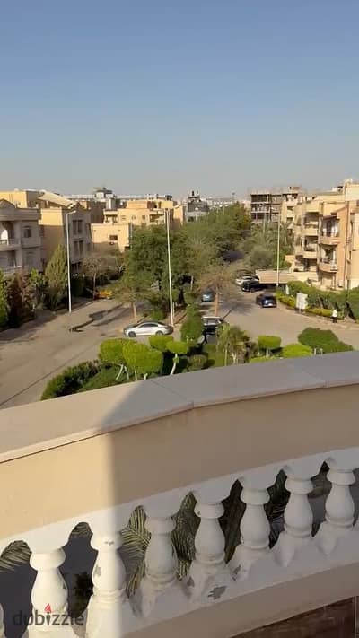 البنفسج 10 فيلات شقة روف للإيجار أول سكن بالتكييفات والمطبخ دور3 بالتراس خطوات من الخدمات والتسعين الشمالي ومحور السادات التجمع الخامس