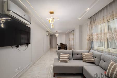 شقة مفروشة فاخرة - أول سكن - 220 م - جراج خاص - عباس العقاد -  للإيجار