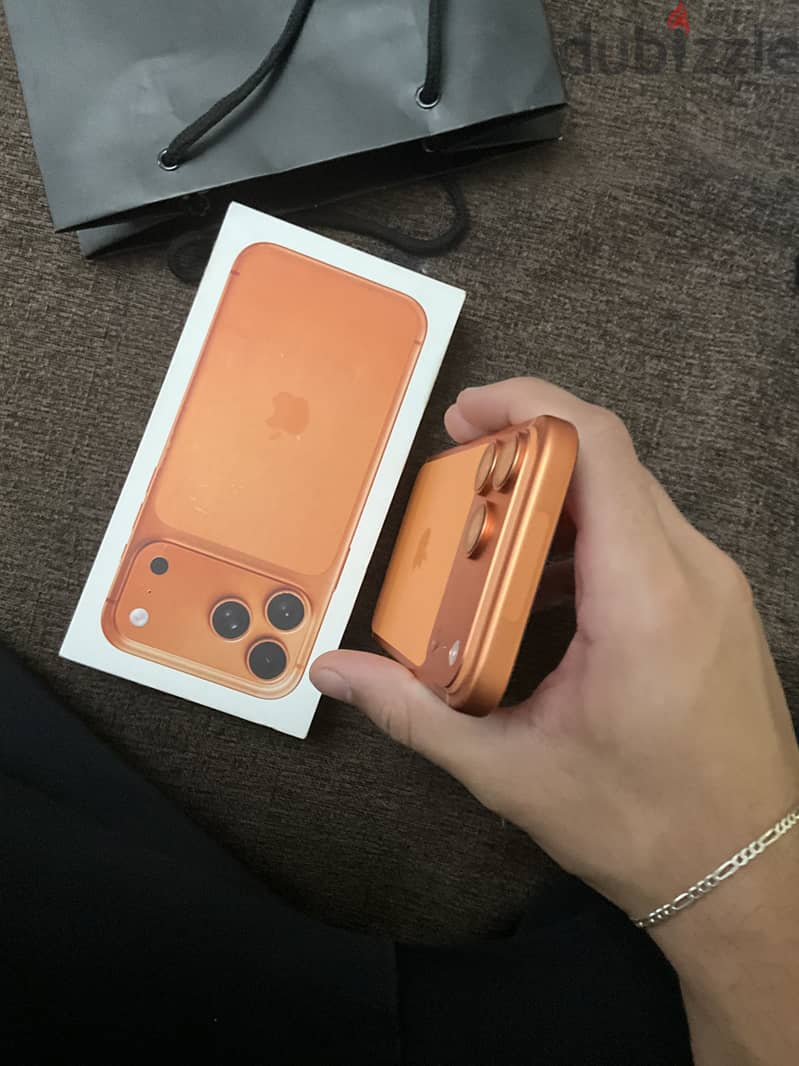 Apple - iPhone 17 Pro Max 2