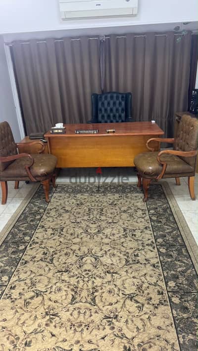 عياده بمكان مميز بمصر الجديده  على شارع رئيسي