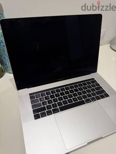 Macbook Pro 15-inch (2019) silver