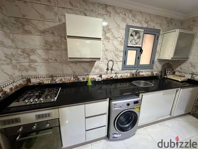 Furnished apartment for rent for upscale living in a prime location directly on the Ring Road, Mيدان محمد ذاكي, Compound One Katameya, Al-Murshidi, near Carrefour Ring Road and all services and restaurants 5 minutes to Nasr City and the gathering