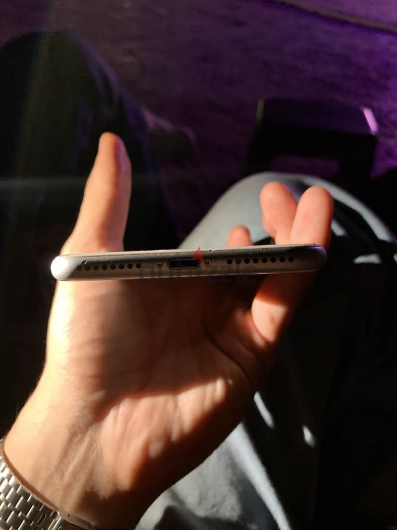iPhone 8 Plus 64G 1