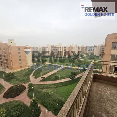بفيو وايد جاردن بحري كورنر 160 متر 3 غرف و2 حمام للبيع في كمبوند وصال ريذدينس امام مدينتي و بجوار مدينه الشروق و الجامعه البريطانيه علي طريق السويس اس