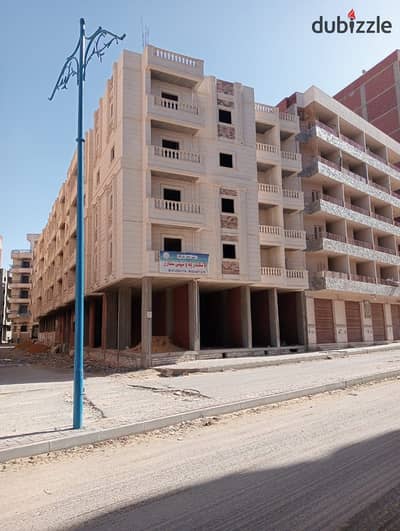 فرصة لن تتكرر بقلب مدينة مطروح ادفع مليون ومائتين وخمسين الف واستلم شقة بشارع القصر مباشرة سوبر لوكس
