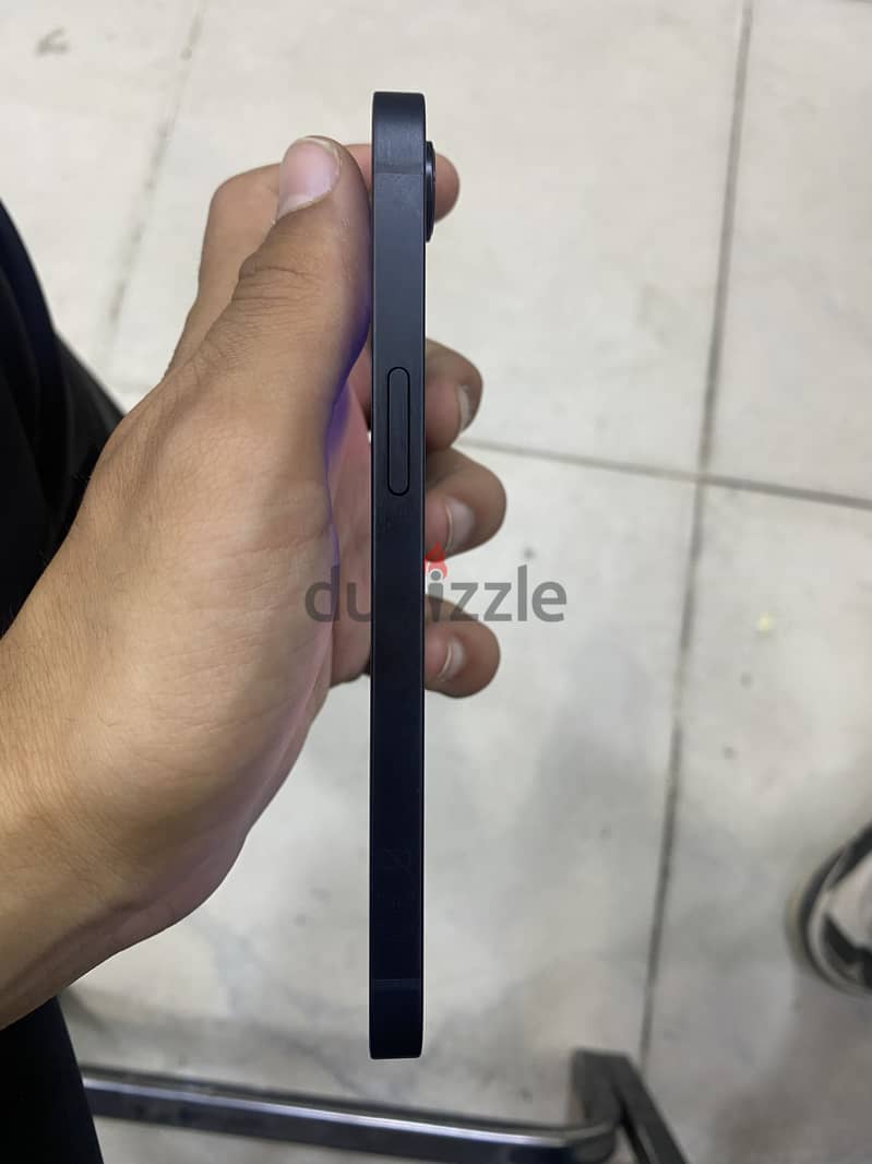 Apple - iPhone 16e 2
