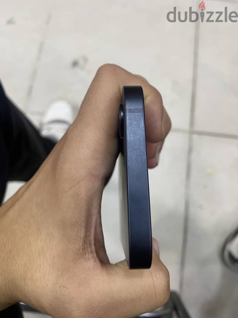Apple - iPhone 16e 3