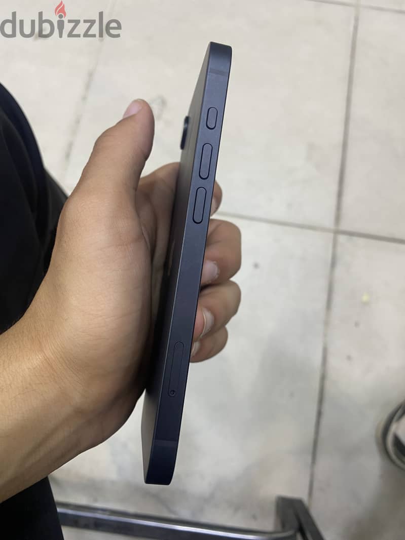 Apple - iPhone 16e 4