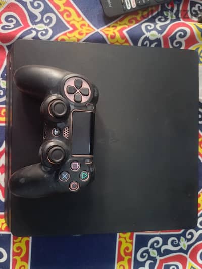 لقطة للحالات النادرة: PS4 Slim 1TB ببرشامة المصنع معدل سوفت 6.72 ذهبي