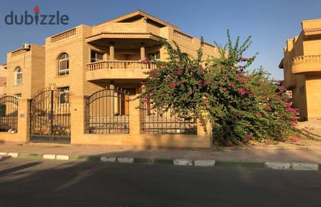 تاون هاوس فيلا 585م للبيع استلام فوري بالقرب من ووتر واي وجاردن 8 | كمبوند لاروزا | التجمع الخامس