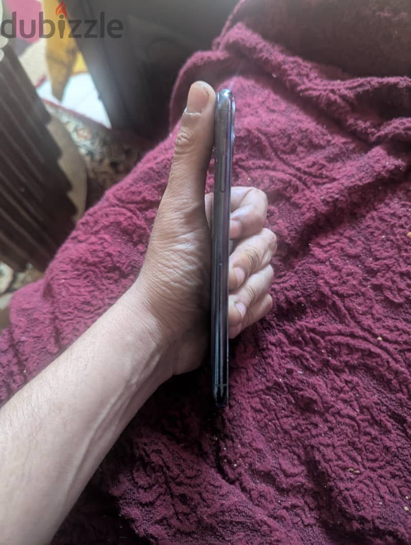 Apple - iPhone 11 Pro Max 2