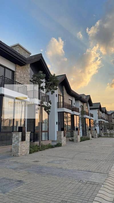 Villa at the price of an apartment from Marq, its view is distinctive, open to a landscape, the compound next to Mountain View iCity.