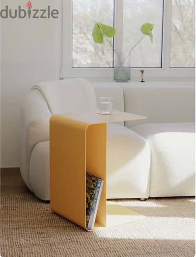 METAL SIDE TABLE AS ALL-ROUNDER
