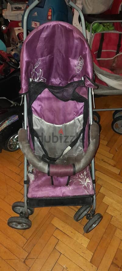 عربيه بيبي سترولر stroller عجل سليم. لكن قماش الكرسي فيه قطع ٦٠٠ الدقي