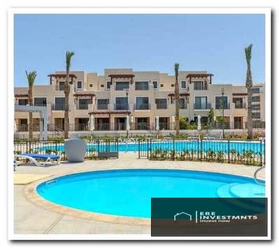 Middle townhouse directly on the lagoon for sale, super deluxe finishing in Marassi (Riva) at the lowest price currently on the market.