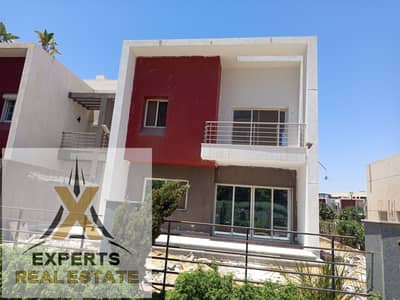 Modern townhouse villa corner buildings 231m for sale in Madinaty first occupancy