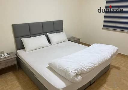 خلف فندق الميراج وJw Marriott بمنطقة فيلات راقيه شقة مفروشة لها تراس كبير مكيفة مجهزه بالكامل سوبرلوكس