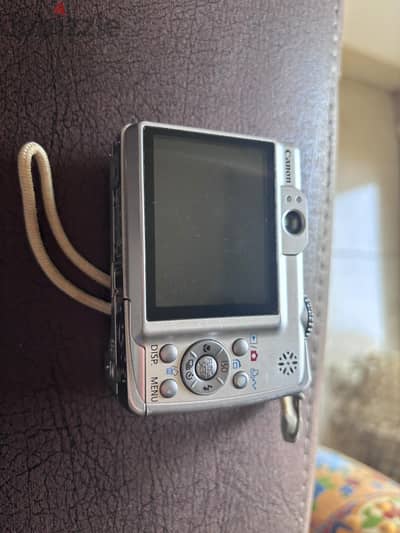 canon powershot A560