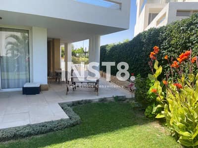Chalet with Garden for Rent in Front of Pool in Seashell