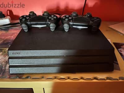 playstation 4 pro 1t بحاله كسر الزيرو معاه الكرتونه و دراعيين اصليين