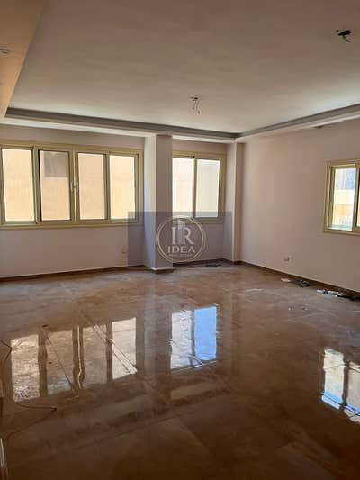 Apartment for rent in Al Lotus Al Janoubia, near 90th Street South and close to services.