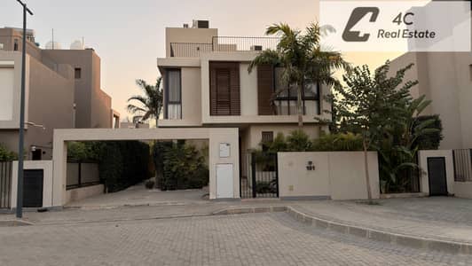 فيلا استاندالون 270م استلام فوري في sodic east القاهرة الجديدة ، فيو لاند سكيب ، موقع مميز، بالقرب من مدينة الرحاب.