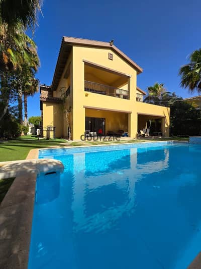 Standalone villa with private swimming pool for rent in Marassi north coast