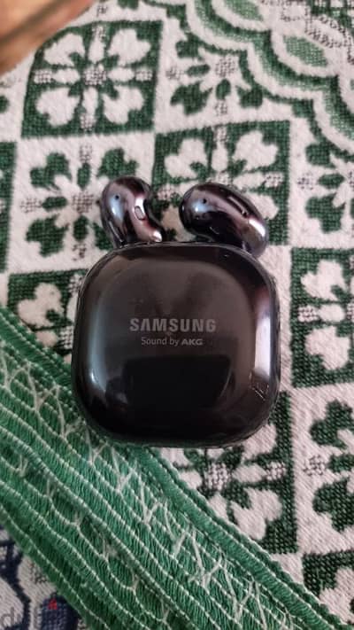 galaxy buds live
