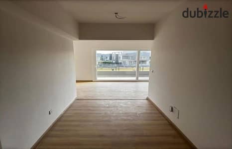 شقة بجاردن تشطيب كامل و استلام فورى بموقع مميز فى كيان اركان بالم بجوار ماونتن فيو