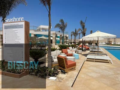 A unique opportunity to own a fully finished beachfront chalet, 104 square meters, on the North Coast | Two bedrooms + reception + bathroom | Only 10%